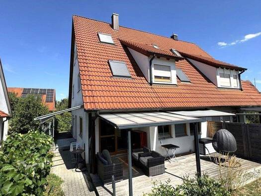 Doppelhaushälfte zum Kauf 690.000 € 5 Zimmer 126 m² 306 m² Grundstück frei ab 01.10.2026 Büchenbach Erlangen 91056