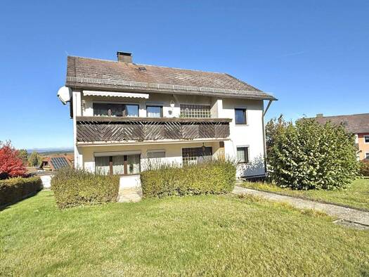 Einfamilienhaus zum Kauf 240.000 € 8 Zimmer 237 m² 1.028 m² Grundstück Plößberg 95703