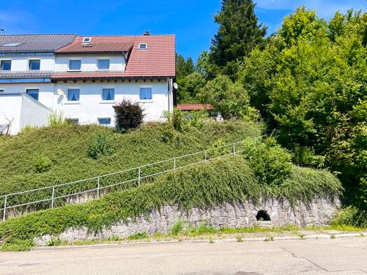Doppelhaushälfte zum Kauf 355.000 € 8 Zimmer 150 m² 864 m² Grundstück Stadtgebiet Furtwangen im Schwarzwald 78120