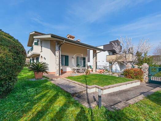 Einfamilienhaus zum Kauf 880.000 € 8 Zimmer 160 m² 600 m² Grundstück Sebino 13 Sirmione 25019