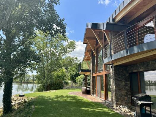 Villa zum Kauf 5 Zimmer 322 m² 946 m² Grundstück Sekule 908 80