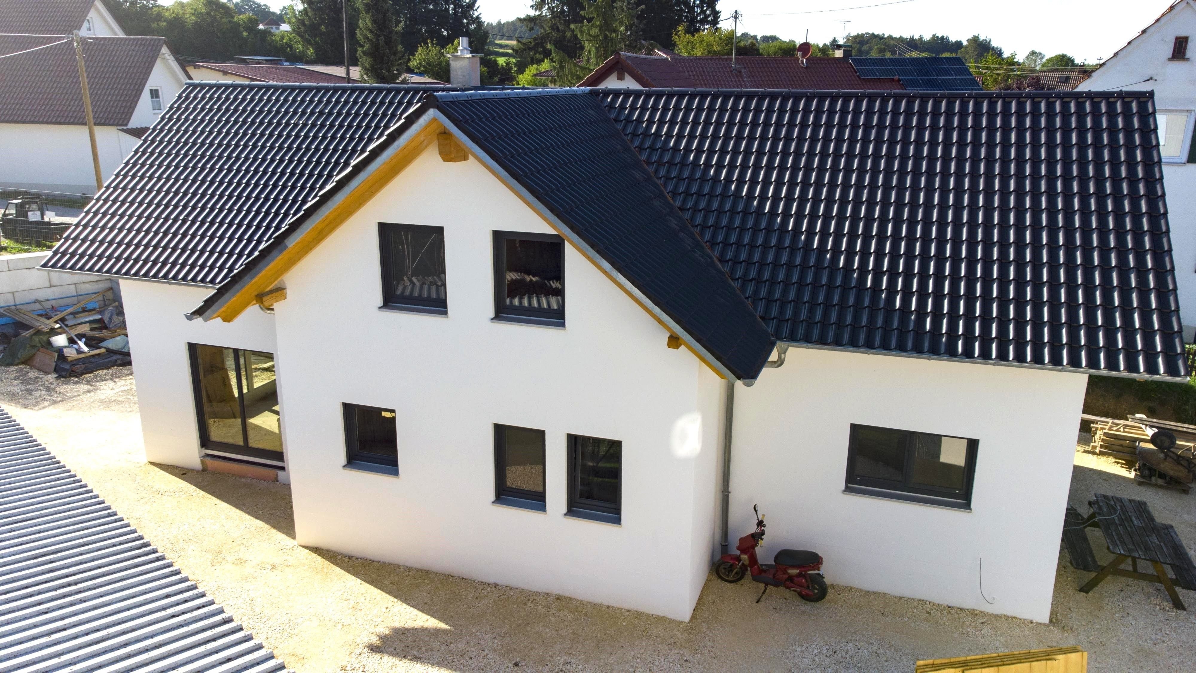 Einfamilienhaus zum Kauf 298.000 € 6 Zimmer 172 m²<br/>Wohnfläche 892 m²<br/>Grundstück Edelstetten Neuburg 86476