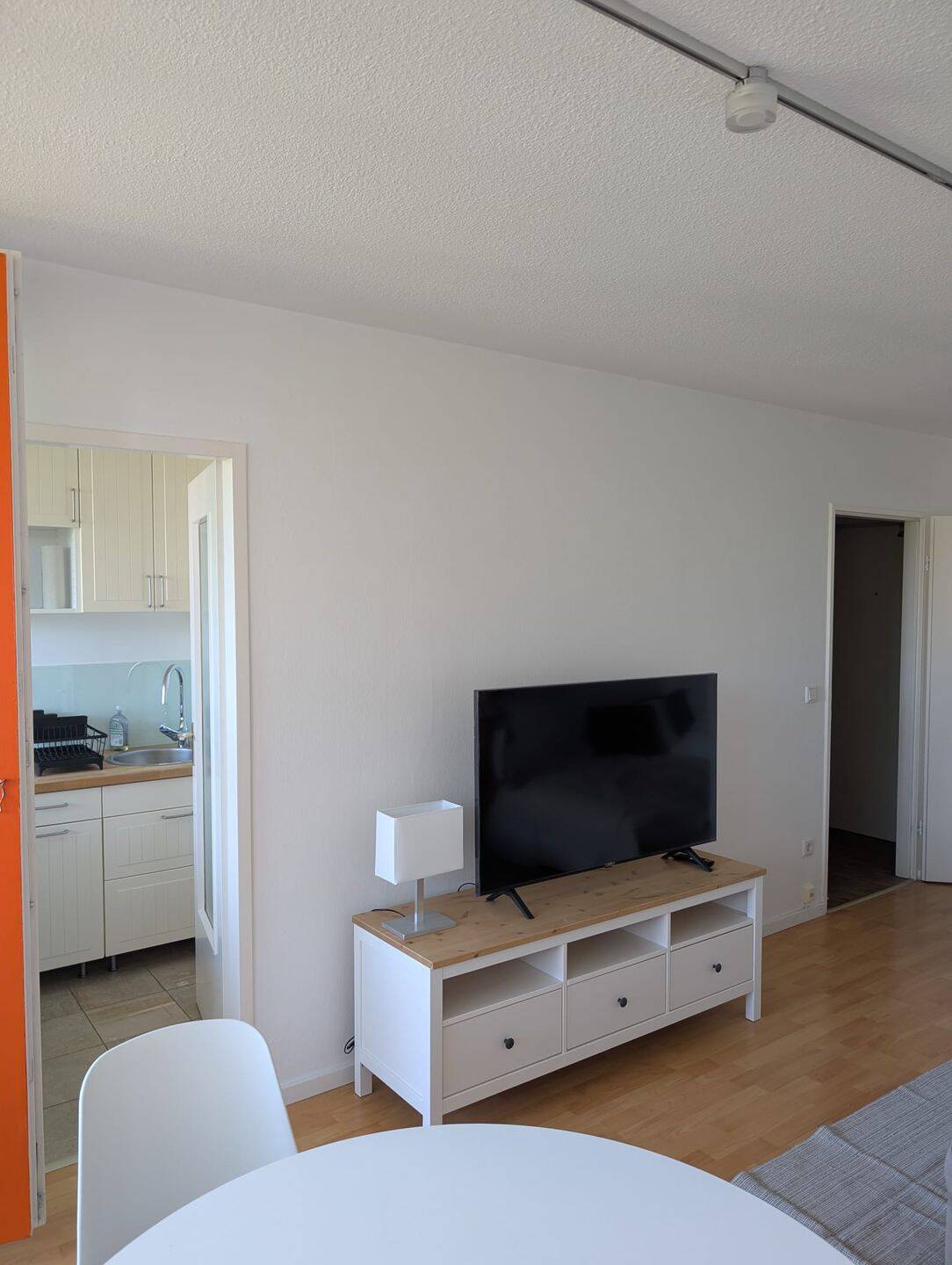 Möblierte 1-Zimmer-Whg mit EBK ab Mitte Juni verfügbar – München – Vorschaubild 5