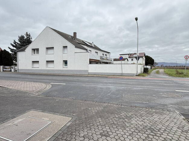 Einfamilienhaus zum Kauf provisionsfrei 789.000 € 8 Zimmer 300 m² 1.050 m² Grundstück Darmstädterstrasse 3 Eschollbrücken Pfungstadt 64319