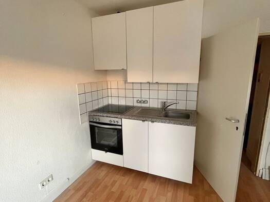 Wohnung zur Miete 680 € 1 Zimmer 30 m² Geschoss 4/5 frei ab sofort Höhenberg Köln 51103