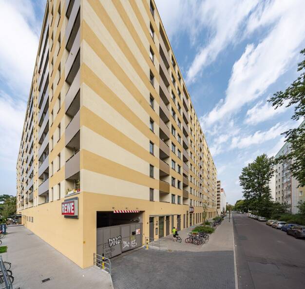 Wohnung zur Miete nur mit Wohnberechtigungsschein 292 € 1 Zimmer 41,7 m² 6. Geschoss frei ab 01.09.2025 Dolgenseestr. 9e Friedrichsfelde Berlin 10319