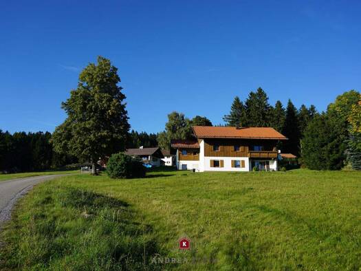 Haus zum Kauf 575.000 € 5 Zimmer 146 m² 2.501 m² Grundstück Hügelhof Sankt Englmar 94379