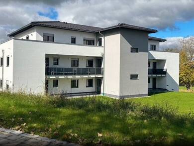 Wohnung zum Kauf 299.500 € 3 Zimmer 80 m² frei ab sofort St. Florianstraße 4 Regen Regen 94209