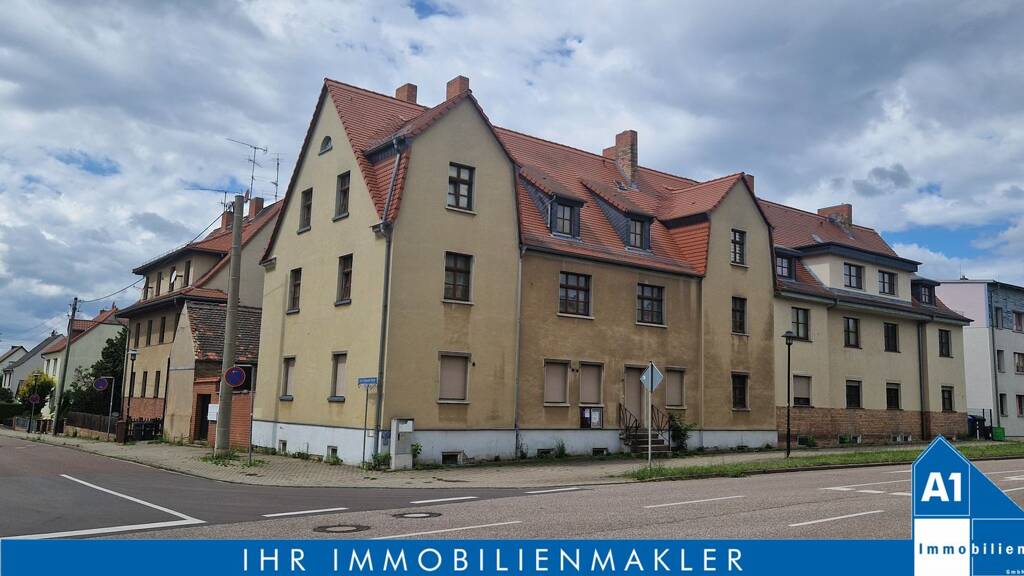 Mehrfamilienhaus zum Kauf als Kapitalanlage geeignet 517.000 € 1.026,2 m² 1.414 m² Grundstück Karl-Liebknecht-Straße 9 Sennewitz Petersberg 06193