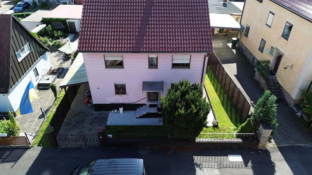 Einfamilienhaus zum Kauf 555.000 € 9 Zimmer 250 m² 400 m² Grundstück frei ab sofort Reichenberg 97234