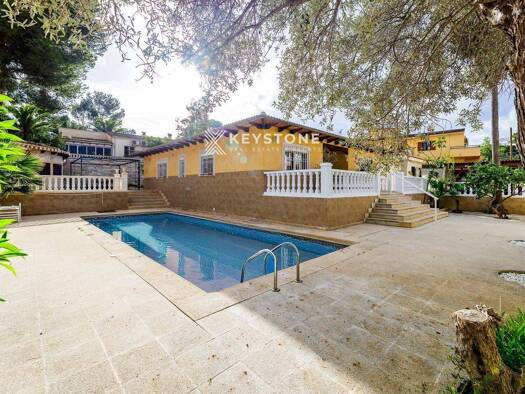 Chalet zum Kauf 1.590.000 € 6 Zimmer 295 m² Calvià 07181