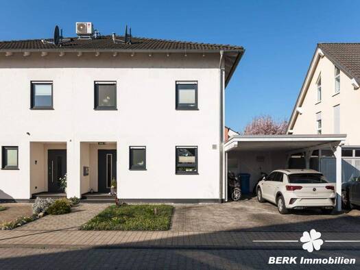 Doppelhaushälfte zum Kauf 729.000 € 4,5 Zimmer 125 m² 361 m² Grundstück frei ab 15.05.2026 Seligenstadt 63500