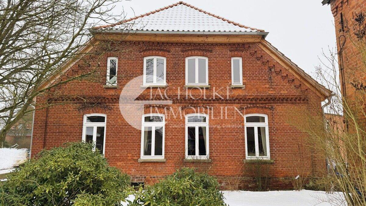 Immobilie in Weyhe - Wo Geschichte auf Gegenwart trifft - Exklusives Fachwerkanwesen am idyllischen Bachlauf - Bild 2