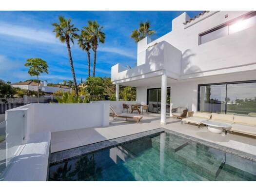 Haus zum Kauf 890.000 € 4 Zimmer 270 m² Estepona 29688