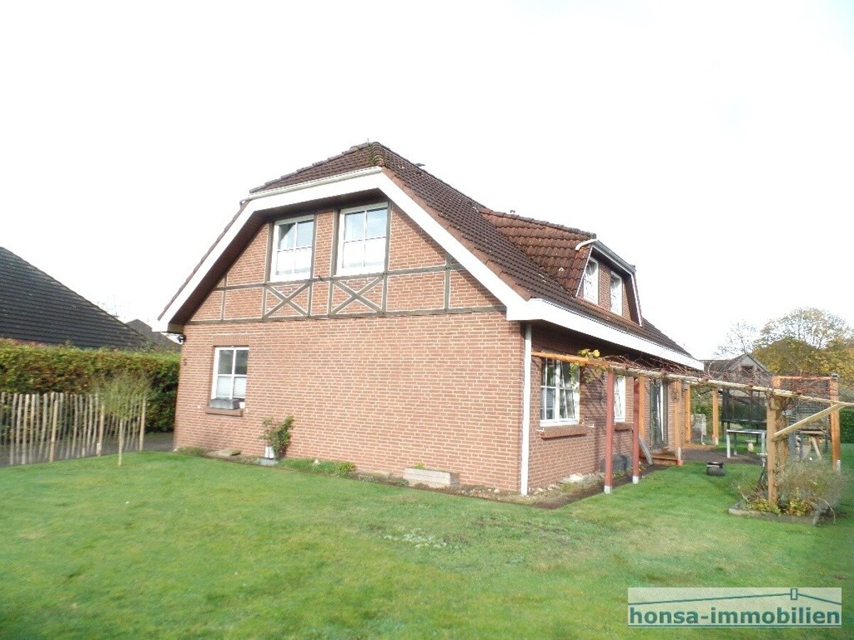 Einfamilienhaus zum Kauf 379.000 € 4,5 Zimmer 158 m²<br/>Wohnfläche 879 m²<br/>Grundstück Zeven Zeven 27404