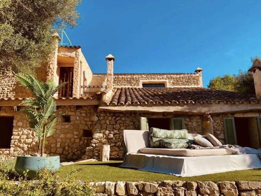 Landhaus zur Miete 17.500 € 7 Zimmer 260 m² 11.000 m² Grundstück Sant Joan 07240
