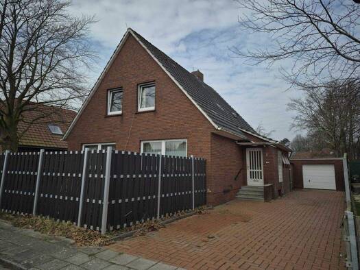 Einfamilienhaus zum Kauf provisionsfrei 399.500 € 7 Zimmer 117 m² 741 m² Grundstück Norden Norden 26506