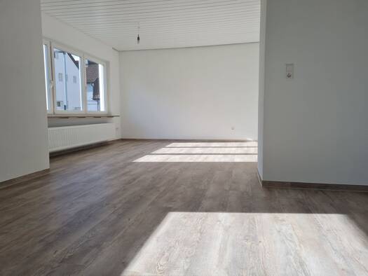 Wohnung zur Miete 1.100 € 3 Zimmer 92 m² Geschoss 1/3 frei ab sofort Süßen 73079