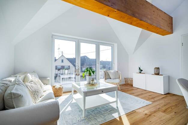 Wohnung zur Miete 1.400 € 4 Zimmer 100,6 m² Dachgeschoss frei ab 01.08.2025 Hauptstraße 39 Köndringen Köndringen 79331