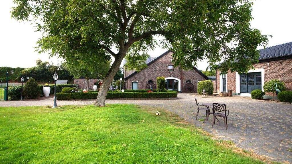 Einfamilienhaus zum Kauf 1.900.000 € 7 Zimmer 356 m² 28.000 m² Grundstück Hülsdonk Moers 47441