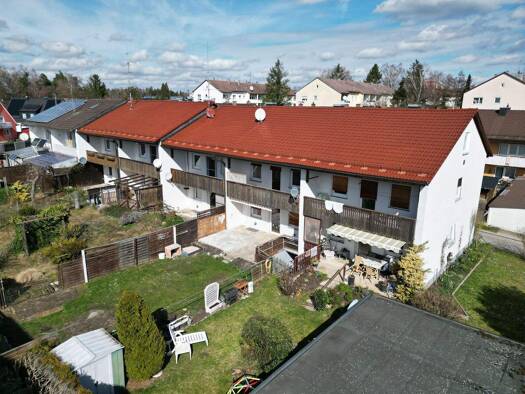 Reihenmittelhaus zum Kauf 290.000 € 4 Zimmer 104,2 m² 200 m² Grundstück Edelweißstraße 32 Waldkraiburg 84478