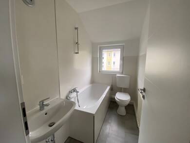 Wohnung zur Miete 270 € 2 Zimmer 45 m² Dachgeschoss, 2. Geschoss An der alten Schäferei 2 Langenbach Langenweißbach 08134