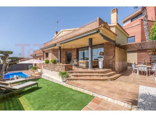 Villa zum Kauf 830.000 € 3 Zimmer 296 m² 421 m² Grundstück Castanyers 29 Vilanova i la Geltrú 08800