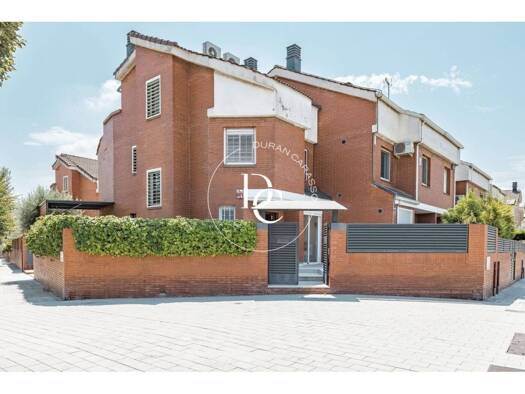 Villa zum Kauf 1.060.000 € 5 Zimmer 229 m² Sant Joan Despí 00000