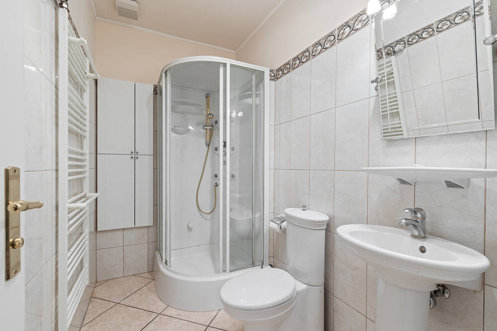 Property thumbnail 10