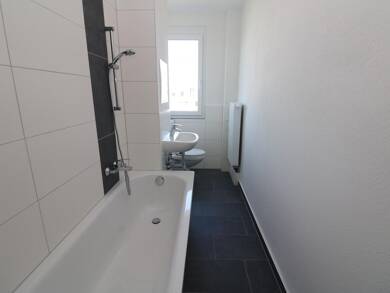 Wohnung zur Miete 409 € 3 Zimmer 58,3 m² 4. Geschoss Ziolkowskistraße 43 Freiberg Freiberg 09599