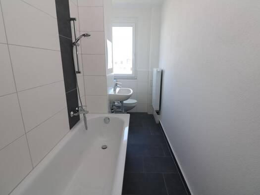 Wohnung zur Miete 409 € 3 Zimmer 58,3 m² 4. Geschoss Ziolkowskistraße 43 Freiberg Freiberg 09599
