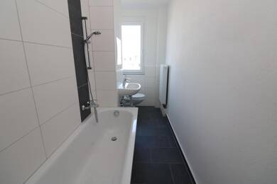 Wohnung zur Miete 409 € 3 Zimmer 58,3 m² 4. Geschoss Ziolkowskistraße 43 Wasserberg - Süd Freiberg 09599