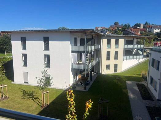 Wohnung zur Miete 880 € 3 Zimmer 82,3 m² Ruhmannsfelden 94239
