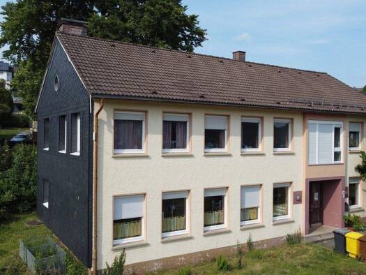 Haus zum Kauf 125.000 € 6 Zimmer 225 m² 832 m² Grundstück Bad Laasphe 57334