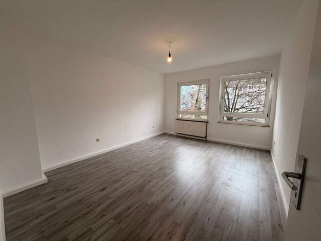 Wohnung zur Miete 475 € 2 Zimmer 55 m² 1. Geschoss frei ab sofort Altendorfer Straße 273 Altendorf Essen 45143