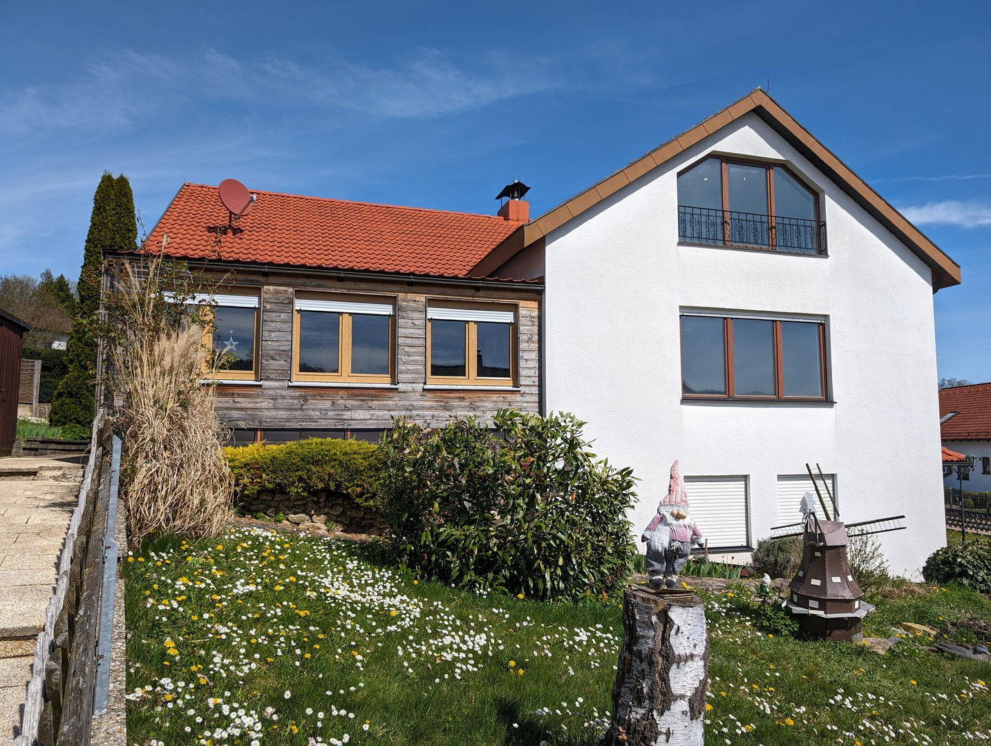 Mehrfamilienhaus zum Kauf provisionsfrei 395.000 € 6 Zimmer 218 m²<br/>Wohnfläche 1.044 m²<br/>Grundstück Bogenweg 3 Ederheim Ederheim 86739