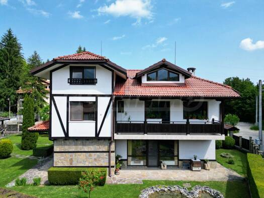 Reihenmittelhaus zum Kauf 335.350 € 266 m² Apriltsi