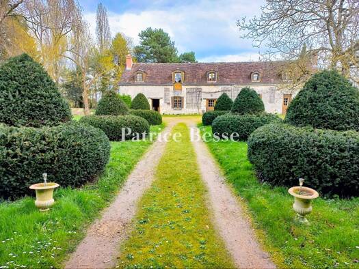 Einfamilienhaus zum Kauf 737.000 € 8 Zimmer 270 m² 48.043 m² Grundstück Centre Tours 37000