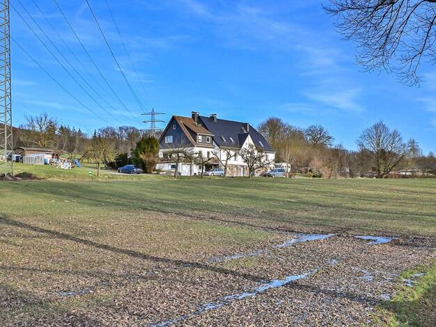 Doppelhaushälfte zum Kauf 277.000 € 9 Zimmer 214 m² 2.805 m² Grundstück Wennemen Meschede 59872