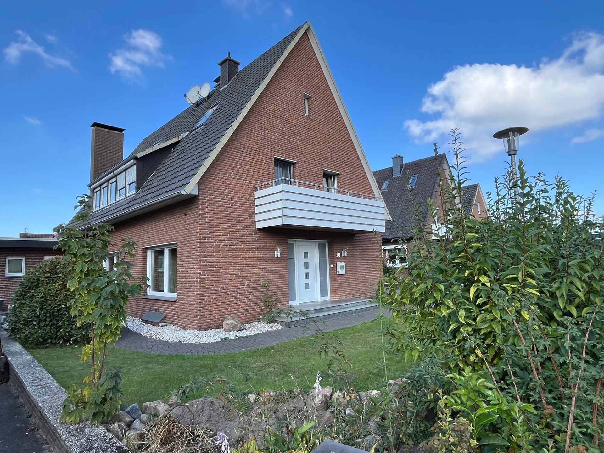 Mehrfamilienhaus zum Kauf 340.000 € 7 Zimmer 240 m²<br/>Wohnfläche 641 m²<br/>Grundstück 01.01.2025<br/>Verfügbarkeit Versmold Versmold 33775