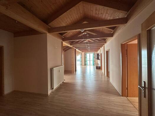 Büro zur Miete provisionsfrei 1.250 € 4 Zimmer 135 m² Bürofläche Schwabachstraße 1 Neunkirchen Neunkirchen a.Brand 91077