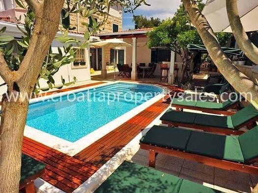 Haus zum Kauf 1.200.000 € 13 Zimmer 610 m² Supetar