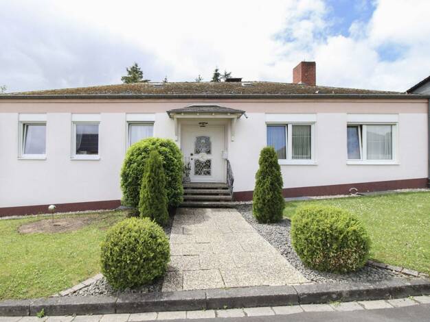 Einfamilienhaus zum Kauf 560.000 € 7 Zimmer 282,2 m² 1.238,2 m² Grundstück Bitburg Bitburg 54634