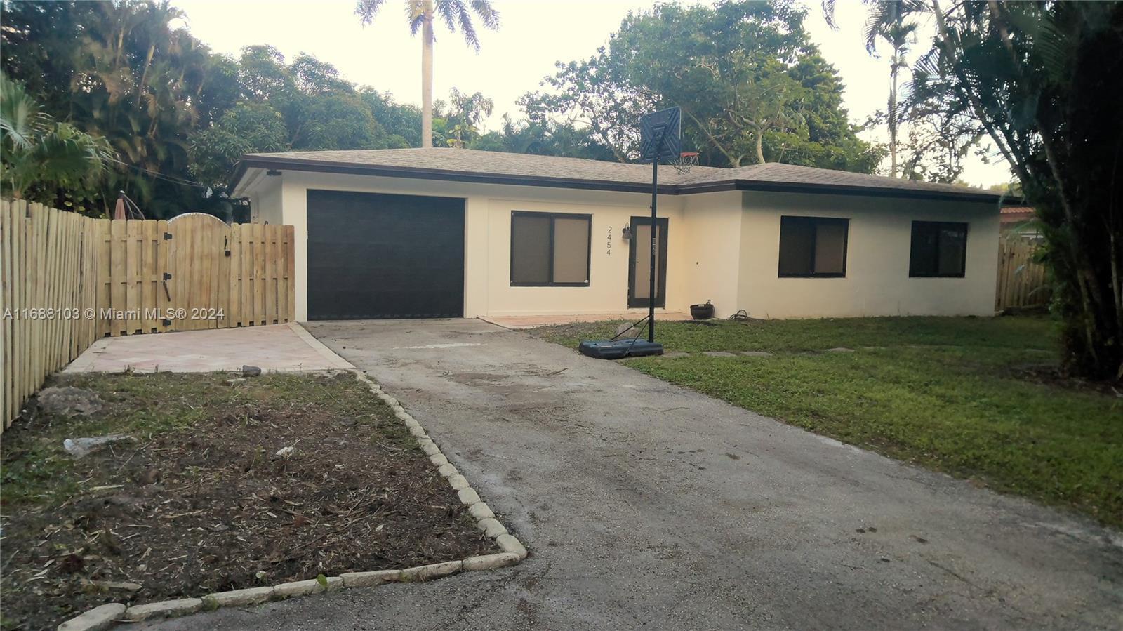 Einfamilienhaus zum Kauf 880.850 € 5 Zimmer 201,6 m²<br/>Wohnfläche 1.207,7 m²<br/>Grundstück Fort Lauderdale 33312