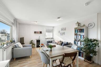 Wohnung zum Kauf 223.000 € 4 Zimmer 79 m² 3. Geschoss Friedrichshafen Friedrichshafen 88045