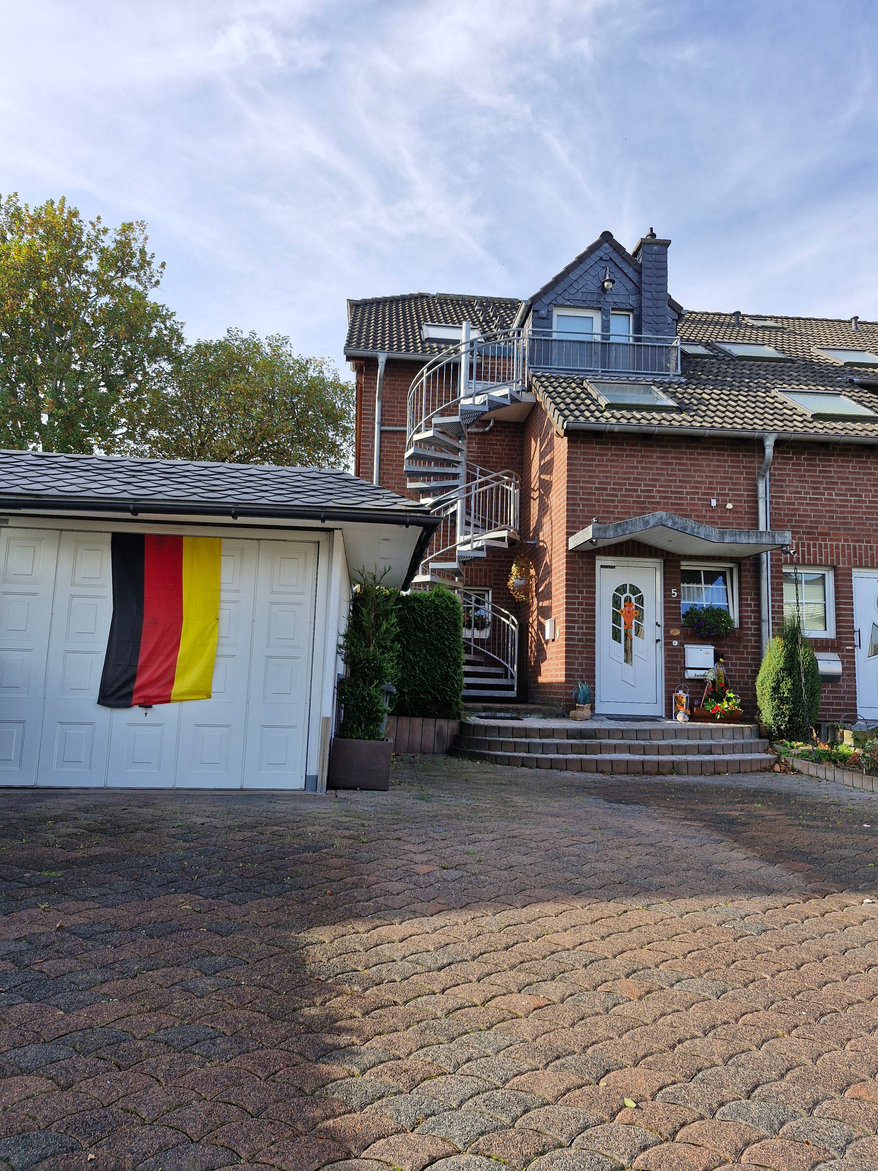 Reihenendhaus zum Kauf provisionsfrei 599.000 € 4 Zimmer 134 m²<br/>Wohnfläche 360 m²<br/>Grundstück Dellenstra0e Bergen - Hiltrop Bochum 44805