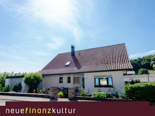 Haus zum Kauf 560.000 € 8 Zimmer 208 m² 731 m² Grundstück Kirchbergstr. 14 Zainingen Römerstein 72587