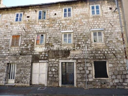 Haus zum Kauf 55.000 € 9 Zimmer 306 m² Knin