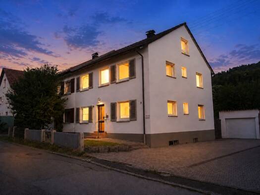 Doppelhaushälfte zum Kauf provisionsfrei 345.000 € 7 Zimmer 157 m² 437 m² Grundstück frei ab sofort Murrhardt Murrhardt 71540