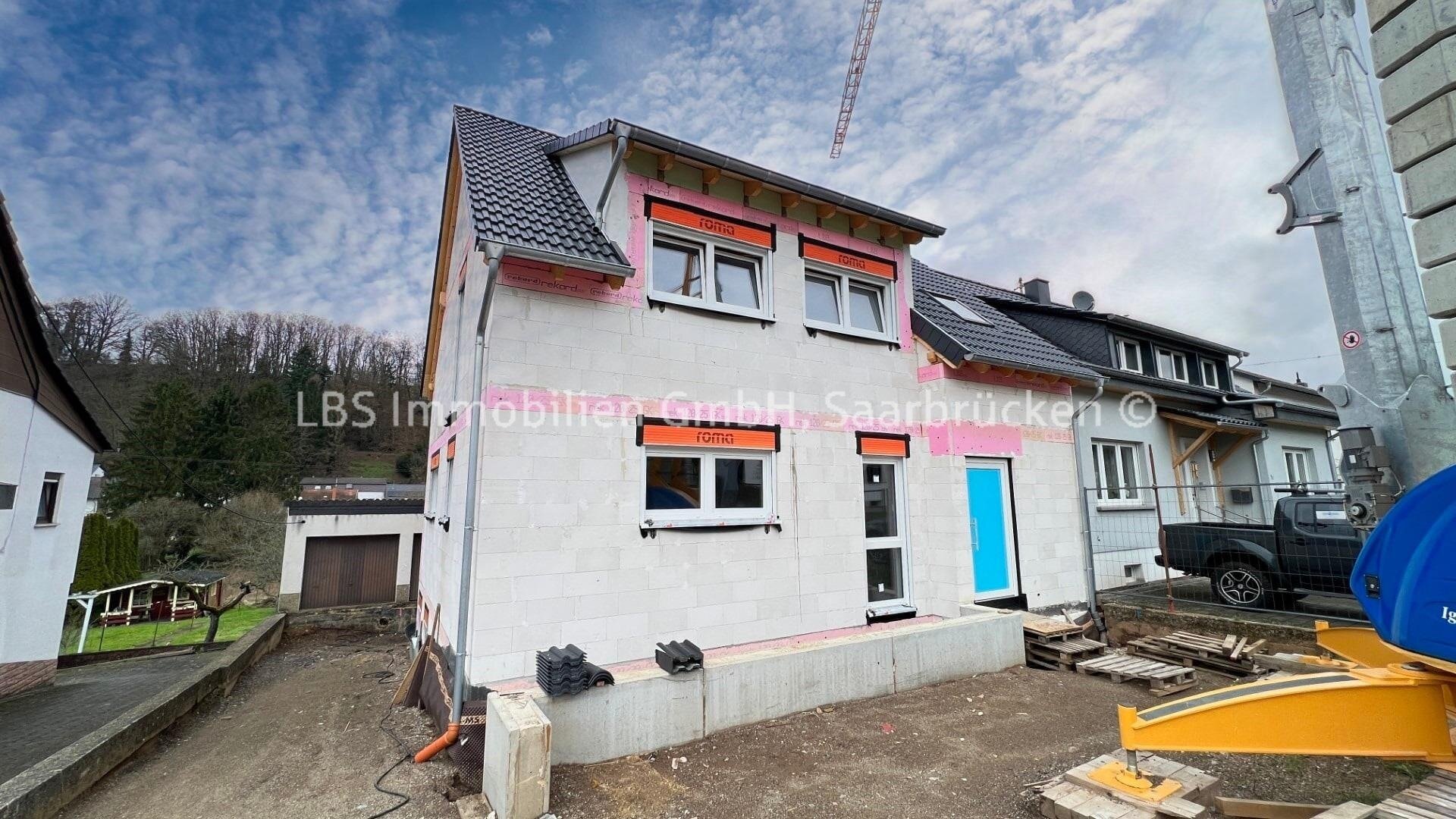 Einfamilienhaus zum Kauf 399.999 € 8 Zimmer 280 m²<br/>Wohnfläche 1.200 m²<br/>Grundstück ab sofort<br/>Verfügbarkeit Beckingen Beckingen 66701